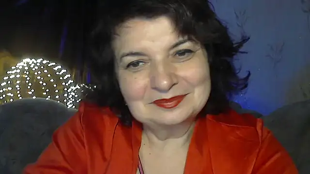 Snapshot of LedyNika chatting on November 18, 2025, 7:28 pm LedyNika online show from November 18, 2025, 7:28 pm