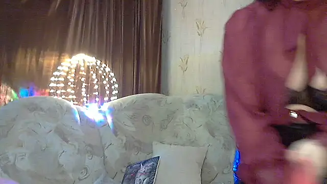 Snapshot of LedyNika chatting on October 28, 2025, 7:02 pm LedyNika online show from October 28, 2025, 7:02 pm