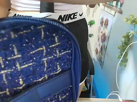 Snapshot of Sexy_clever18xx chatting on December 19, 2025, 12:25 am Sexy clever18xx online show from December 19, 2025, 12:25 am