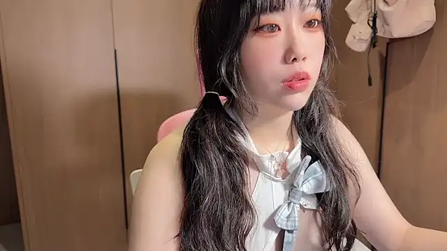 Lilium-520 online show from November 23, 2025, 11:53 am