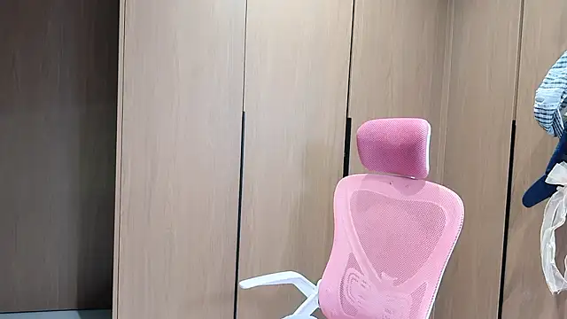 Lilium-520 online show from March 8, 2026, 11:24 am