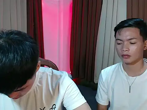 hot emman online show from February 19, 2026, 1:57 am