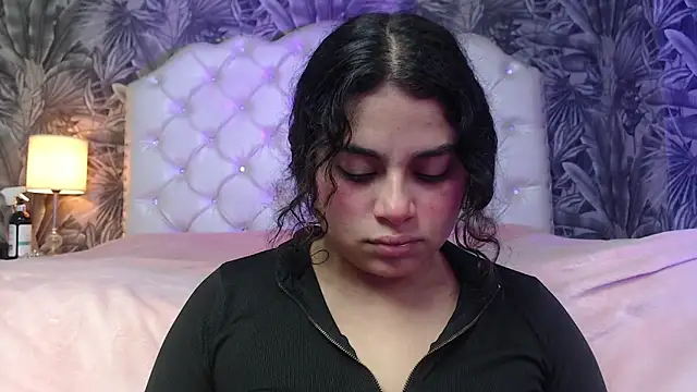 RylieRoss online show from November 16, 2025, 12:10 pm