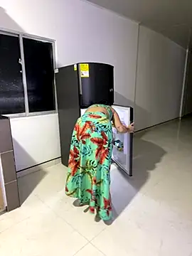 Snapshot of LuluMonroe_Eup chatting on September 11, 2025, 2:22 am LuluMonroe Eup online show from September 11, 2025, 2:22 am