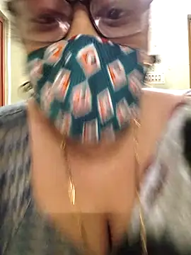 sweet-lotus online show from November 13, 2025, 8:18 am