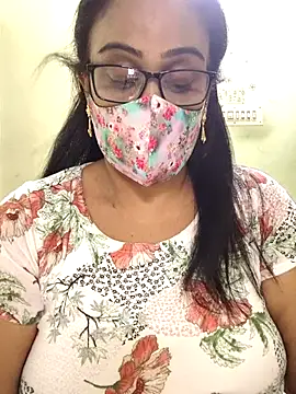 sweet-lotus online show from April 17, 2026, 1:58 pm