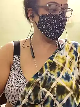 sweet-lotus online show from September 22, 2025, 4:07 am