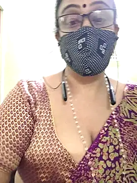 sweet-lotus online show from November 10, 2025, 5:12 am