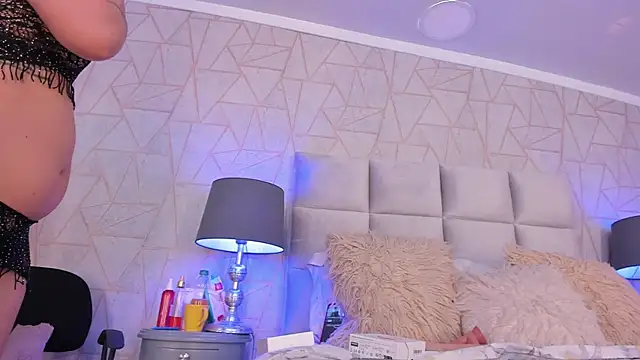 Yara Bliss  online show from January 6, 2026, 5:28 pm