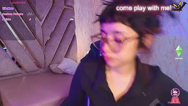 Snapshot of redd_pandaa chatting on May 21, 2026, 3:37 am redd pandaa online show from May 21, 2026, 3:37 am