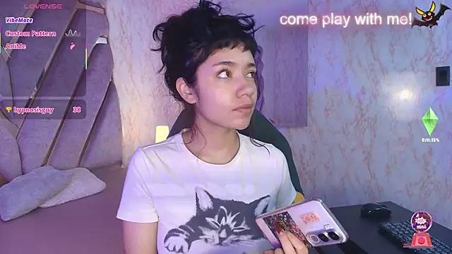 Snapshot of redd_pandaa chatting on May 22, 2026, 3:26 am redd pandaa online show from May 22, 2026, 3:26 am