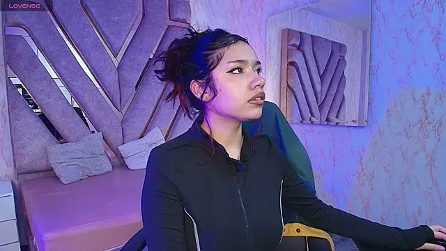 Snapshot of redd_pandaa chatting on July 1, 2026, 2:45 am redd pandaa online show from July 1, 2026, 2:45 am