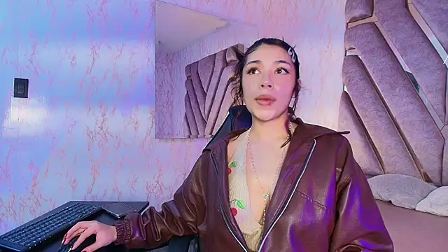 Snapshot of redd_pandaa chatting on May 8, 2026, 4:05 am redd pandaa online show from May 8, 2026, 4:05 am