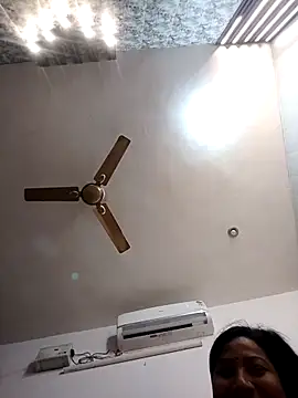 Snapshot of Cute-Janvi20 chatting on April 24, 2026, 5:15 pm Cute-Janvi20 online show from April 24, 2026, 5:15 pm