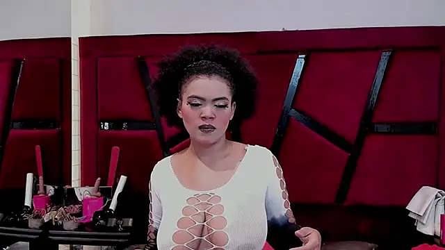 AlliceJelany online show from October 18, 2025, 7:16 pm