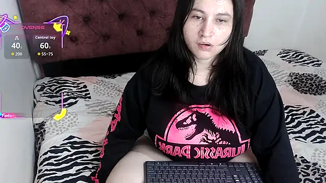 victoriadaniela online show from November 28, 2025, 10:10 pm