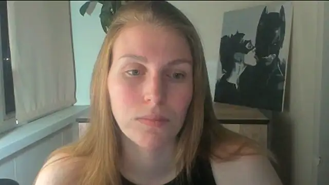 JuliaMuuun online show from April 17, 2026, 10:23 pm