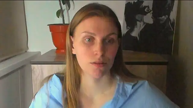 JuliaMuuun online show from March 29, 2026, 9:27 pm