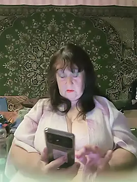 Snapshot of CrystalLime6411 chatting on June 2, 2026, 4:51 pm CrystalLime6411 online show from June 2, 2026, 4:51 pm
