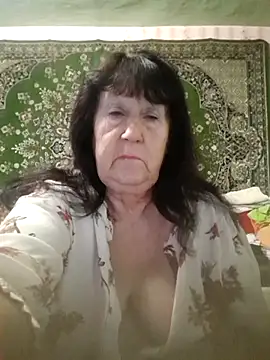 CrystalLime6411 online show from October 2, 2025, 4:49 am