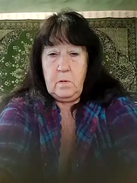 CrystalLime6411 online show from October 6, 2025, 4:46 am