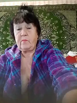 CrystalLime6411 online show from September 29, 2025, 5:14 am