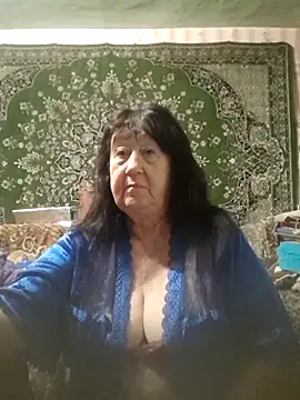 CrystalLime6411 online show from October 16, 2025, 10:07 pm