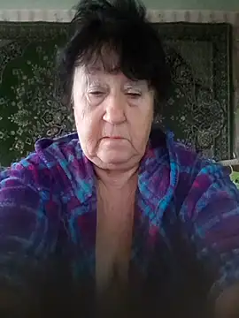 CrystalLime6411 online show from September 28, 2025, 7:48 am