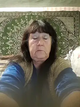 CrystalLime6411 online show from November 5, 2025, 6:44 pm