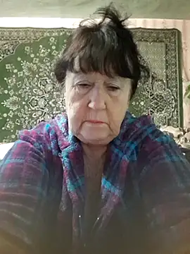 CrystalLime6411 online show from October 7, 2025, 4:46 am