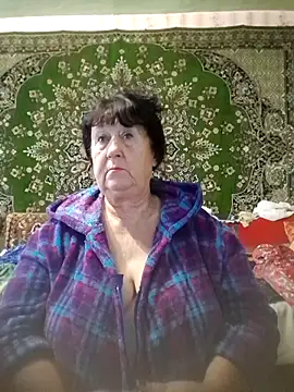 CrystalLime6411 online show from September 30, 2025, 5:35 am