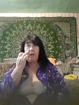 CrystalLime6411 online show from October 17, 2025, 11:01 am