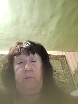 CrystalLime6411 online show from October 31, 2025, 10:05 pm