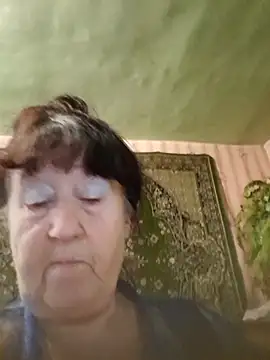 CrystalLime6411 online show from November 23, 2025, 12:48 pm