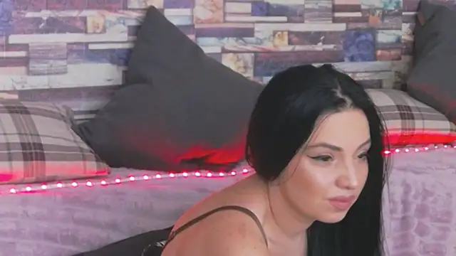 GrayLunna online show from October 26, 2025, 6:03 am