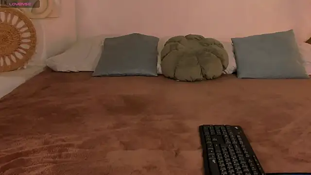 Little Clare online show from April 9, 2026, 2:23 pm