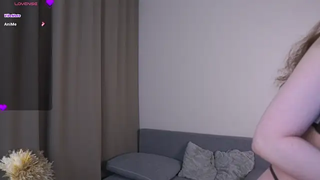 CarolSutton online show from April 5, 2026, 11:44 pm