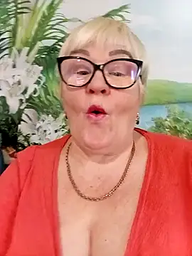 VioletSweet5566 online show from February 17, 2026, 12:02 pm