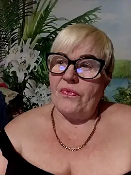 VioletSweet5566 online show from March 1, 2026, 7:58 pm