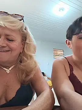 Snapshot of Belladama61 chatting on July 22, 2026, 10:28 am Belladama61 online show from July 22, 2026, 10:28 am