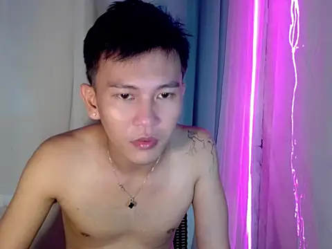 Snapshot of RalfAsian25 chatting on May 15, 2026, 8:34 am RalfAsian25 online show from May 15, 2026, 8:34 am
