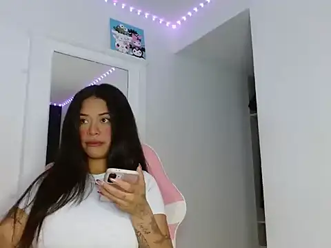 reina reina online show from November 30, 2025, 10:10 pm