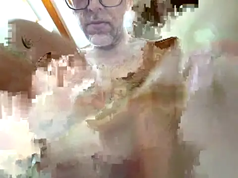 Snapshot of ivanguanche chatting on April 21, 2026, 7:42 pm ivanguanche online show from April 21, 2026, 7:42 pm
