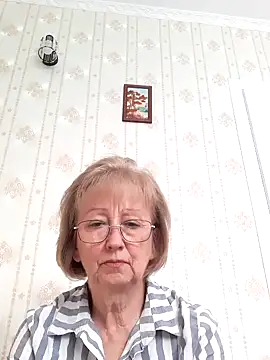 AlikaSwan5821 online show from October 5, 2025, 1:24 pm