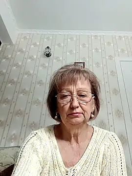 AlikaSwan5821 online show from October 14, 2025, 12:17 pm