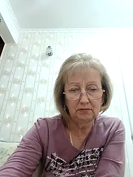 AlikaSwan5821 online show from October 20, 2025, 7:14 pm