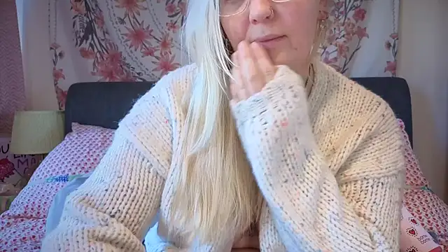 Daisyxoxo  online show from September 11, 2025, 8:47 am