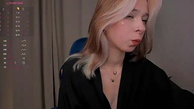 MiSeki online show from October 19, 2025, 12:02 am