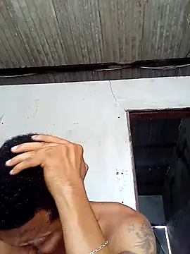 moreno25centimetro online show from April 19, 2026, 1:56 pm