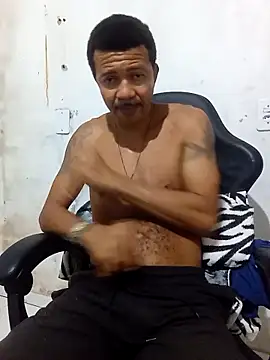 moreno25centimetro online show from April 25, 2026, 1:52 am